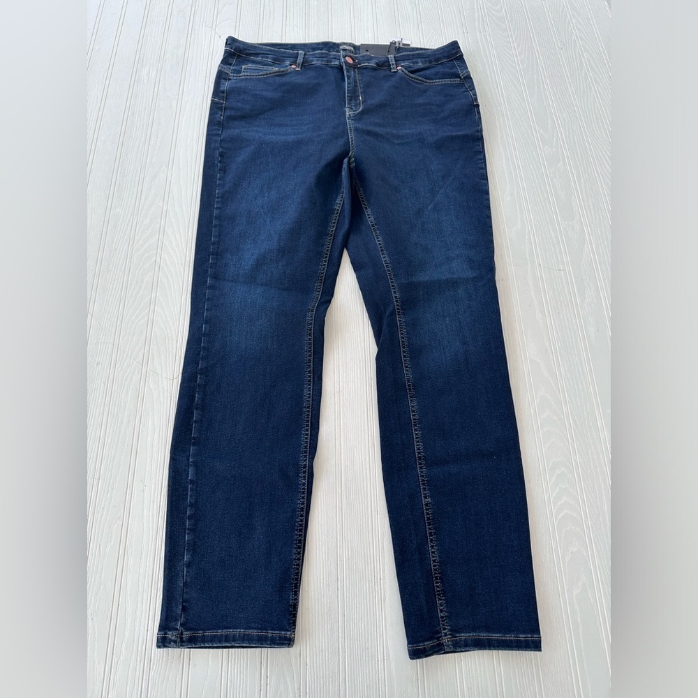 base level curvy joya mid rise slim fit jeans size 18(2),20(2)